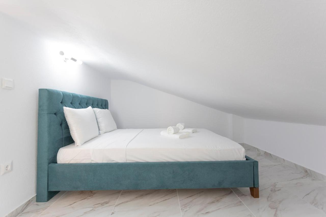 The Sea View Apartment Polychrono Bagian luar foto
